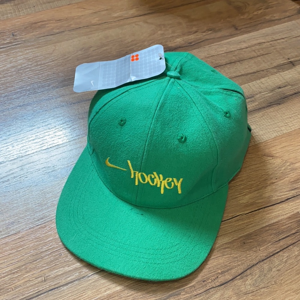 2001 Nike Hockey Team Is Trust Hat - Picture 1 of 9
